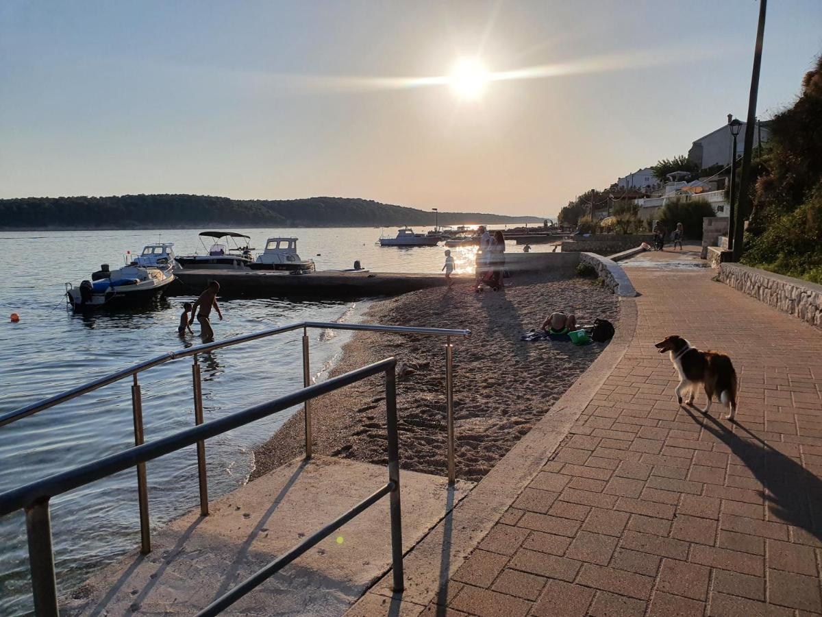 Apartman Karmen Barbat na Rabu Exterior photo